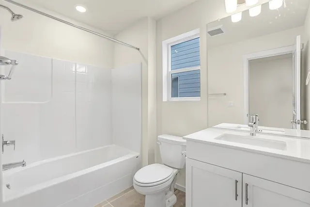 430 SW 32nd Street in Woodin Creek Station Townhomes — interior