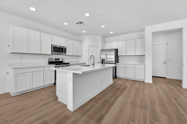 5810 S Hassett in La Mira Discovery Collection — interior