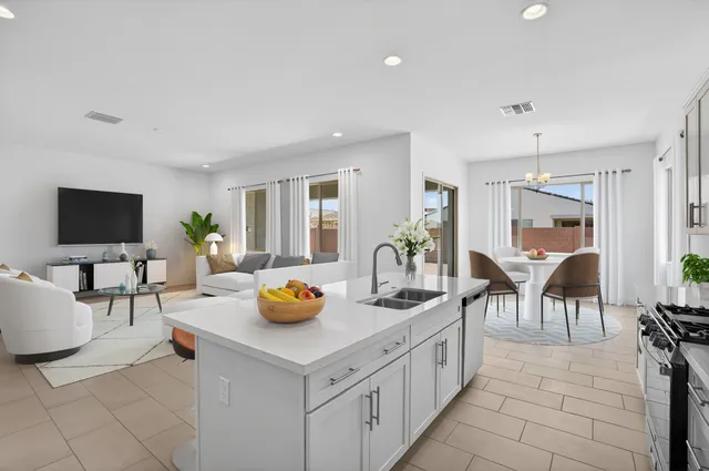 8855 W Oregon Avenue in Stonehaven Expedition Collection — interior