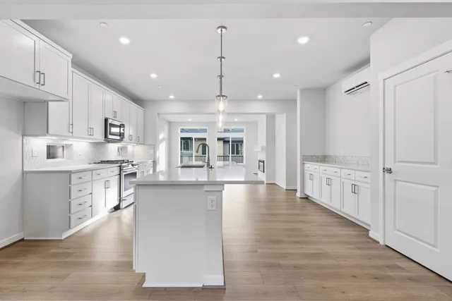13210 NE 127TH Way Unit D in Senderos — interior