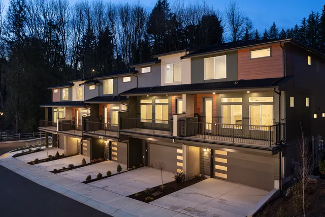 Senderos Exterior Dusk Image_2.jpg
