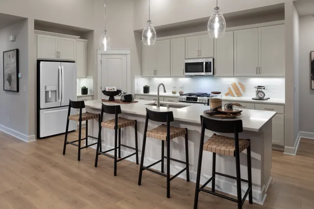 Ovation at Oak Tree Cedar II Kitchen
