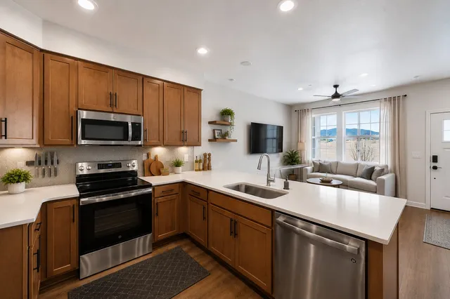 17165 W 91st Lane in Trailstone Townhomes - The Westerly Collection — interior