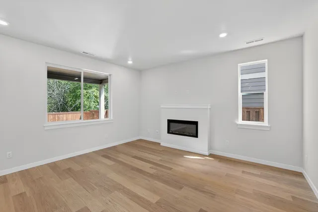 412 SW 31st Street in Woodin Creek Station — interior