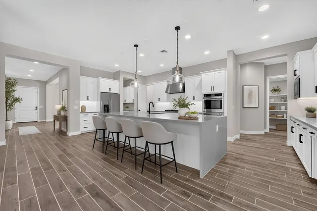 21055 S 190th Way in Legado Voyage Collection — interior