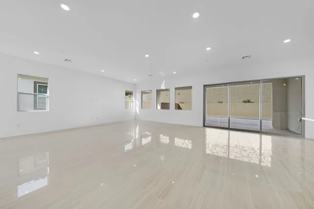 370 Tigullio Avenue in The Coletta Collection at Portofino at Lake Las Vegas — interior