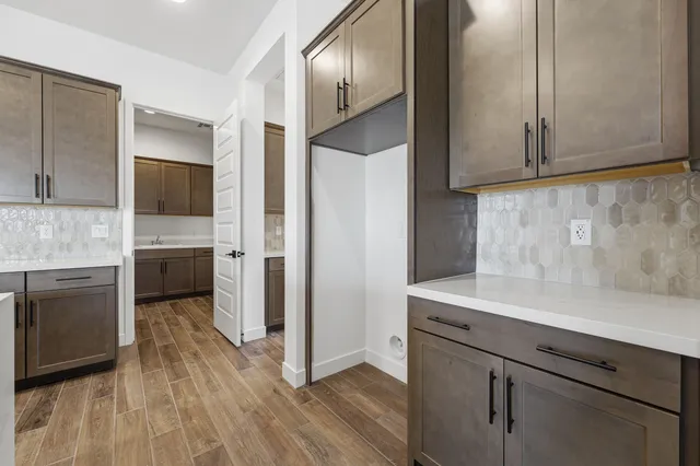 21485 S 191st Place in Legado Voyage Collection — interior