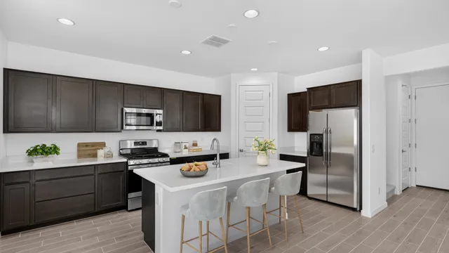 25337 N 165th Lane in Artisan at Asante Vista Collection — interior
