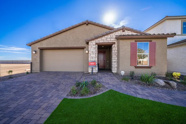 Hawes Encore Sapphire_Exterior