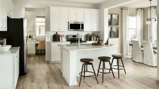 Granby Kitchen Islad
