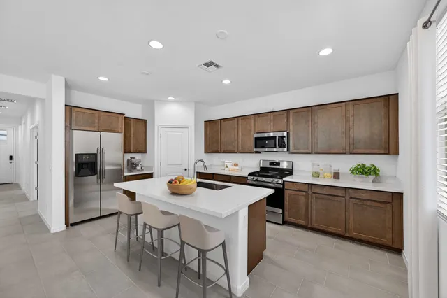 25219 N 165th Lane in Artisan at Asante Vista Collection — interior