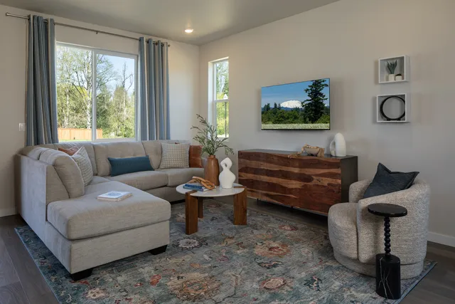 Woodin Creek Station Townhome_Great Room_Dahlia.jpg
