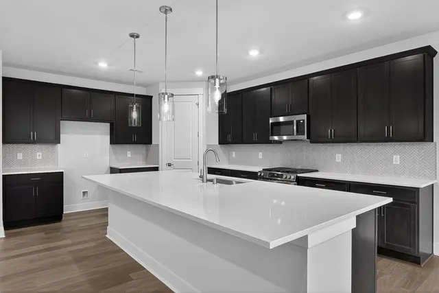 769 Weaver Drive E in Sunrise Vista — interior