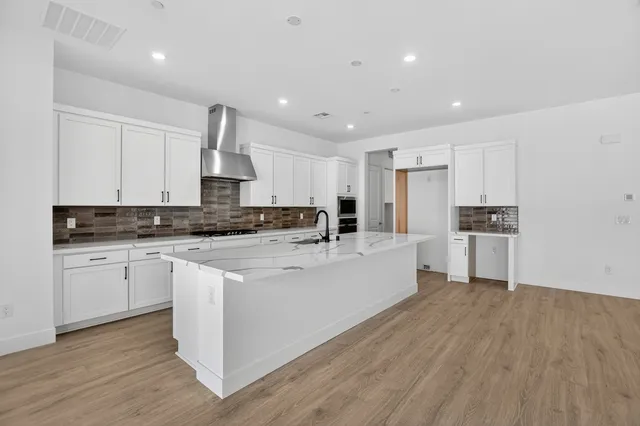 378 Tigullio Avenue in The Coletta Collection at Portofino at Lake Las Vegas — interior