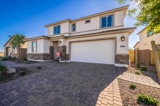 Hawes Encore Redwood_Exterior