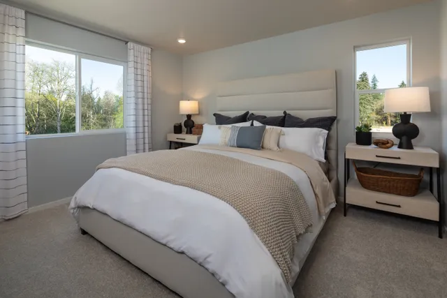 Woodin Creek Station Townhome_Primary Bedroom_Dahlia
