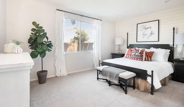az_rio_vista_hero_35r1_c_master_bedroom_5.jpg