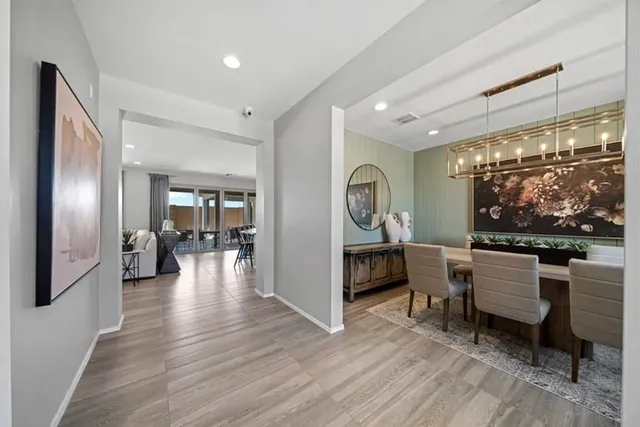 Ovation at Meridian_Powell_Foyer and Dining