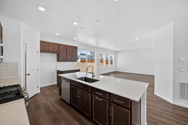 28445 E 4th Avenue in Sky Ranch — interior