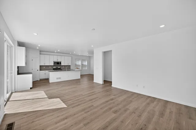 28450 E 4th Place in Sky Ranch — interior
