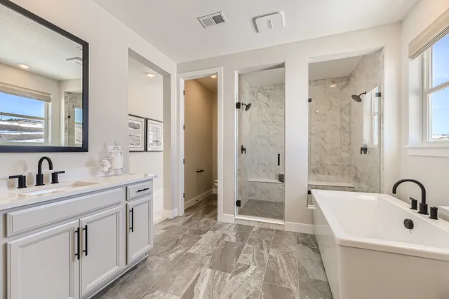 19 2nd Floor Primary Bathroom