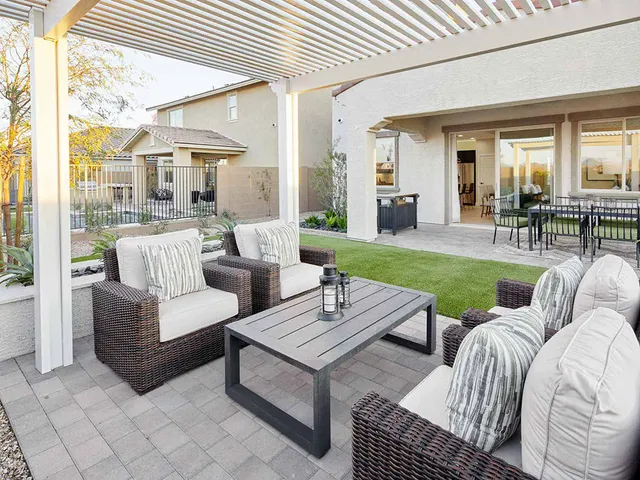 az_los_cielos_gallery_plan_40r5_a_backyard_11.jpg