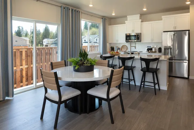 Woodin Creek Station Townhome_Dining Kitchen_Dahlia
