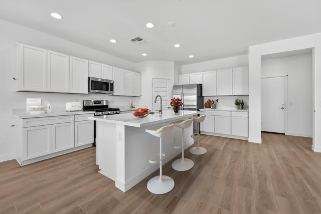 5810 S Hassett in La Mira Discovery Collection — interior