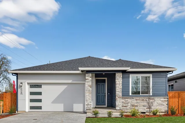 1024 SE 31st Street — new home in Elk Prairie