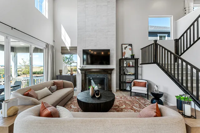 011 Great Room Straight View Fairmount at Macanta