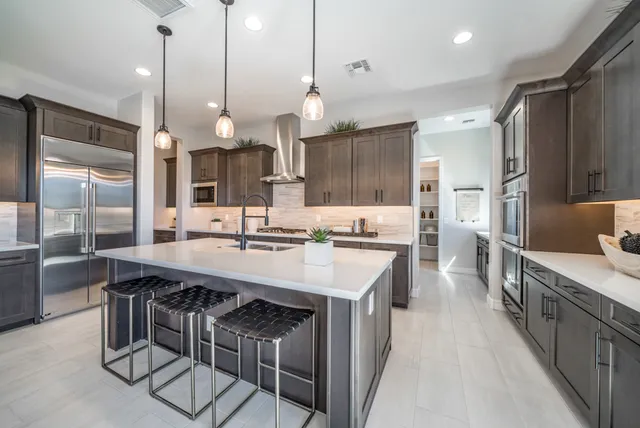 Allen Ranches Expedition HamptonKitchen 4