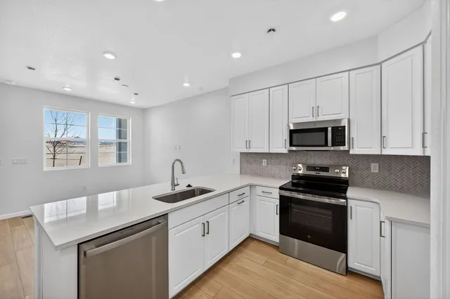 17157 W 91st Lane in Trailstone Townhomes - The Westerly Collection — interior