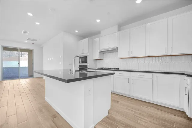 52 Via Montoro in Verona at Lake Las Vegas — interior