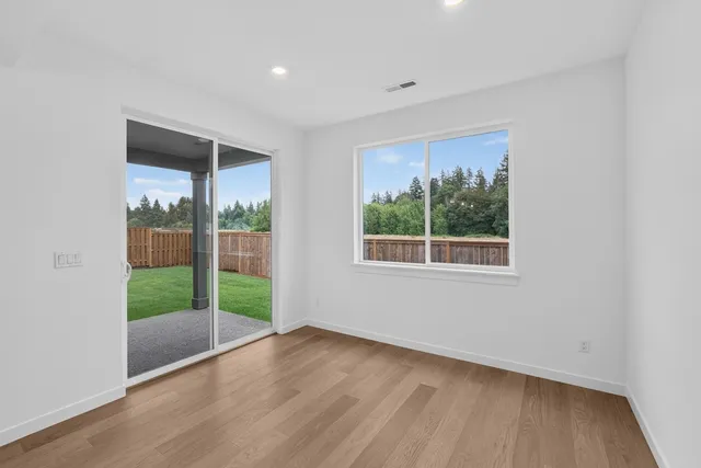 3101 SE 11th Court in Elk Prairie — interior