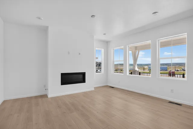8722 Whiteclover Street in Sterling Ranch Ascent Village — interior