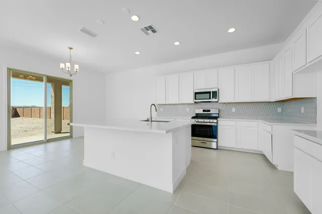 hj-az-phoenix-combs-ranch-landmark-lowell-lot-141-kitchen-01