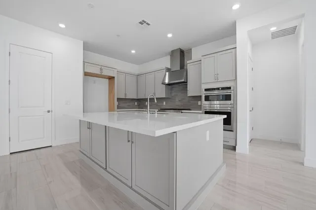 372 Tigullio Avenue in The Coletta Collection at Portofino at Lake Las Vegas — interior