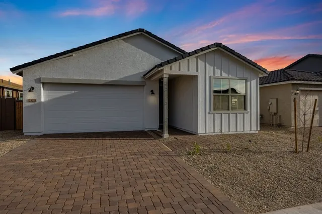hj-az-phx-asante-discovery-sandstone-lot-1037-front-001