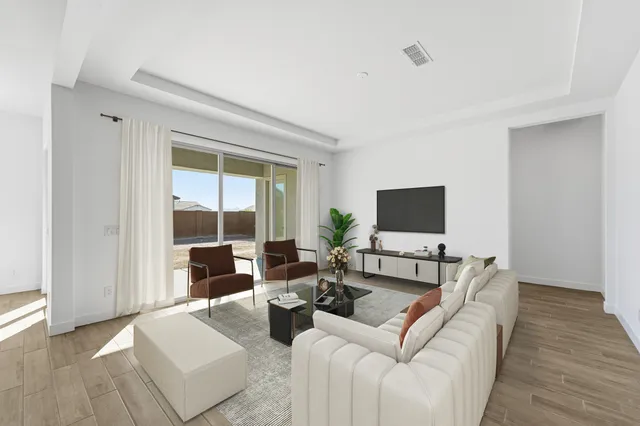 20721 E Via Del Oro in Ellsworth Ranch Landmark Collection — interior