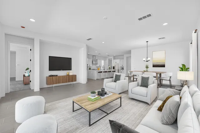 20484 E Sonoqui Boulevard in Ellsworth Ranch Voyage Collection — interior