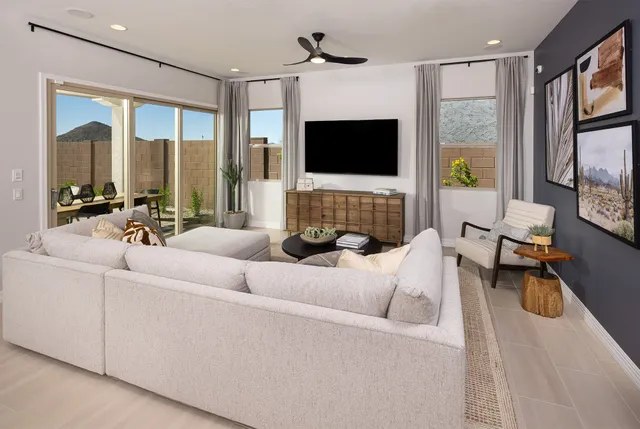 Verdin Discovery_Poppy Great Room 1920x1286