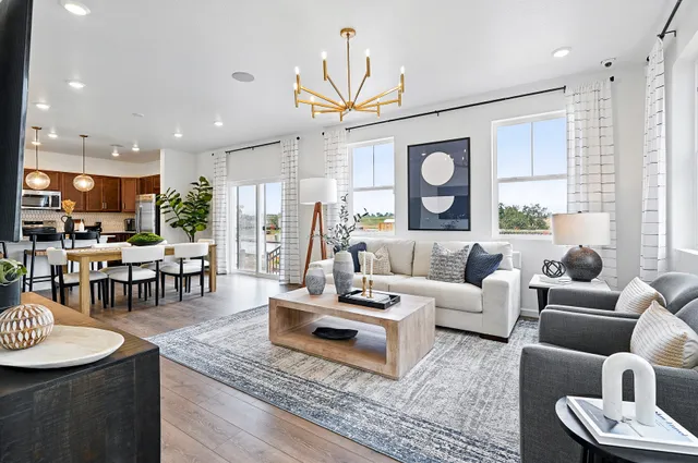 6811 E 148th Drive in Parterre Horizon Collection — representation photos
