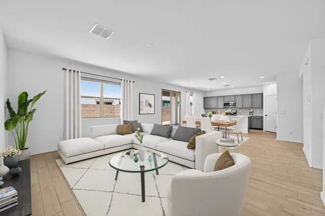 25304 N 165th Lane in Artisan at Asante Vista Collection — interior