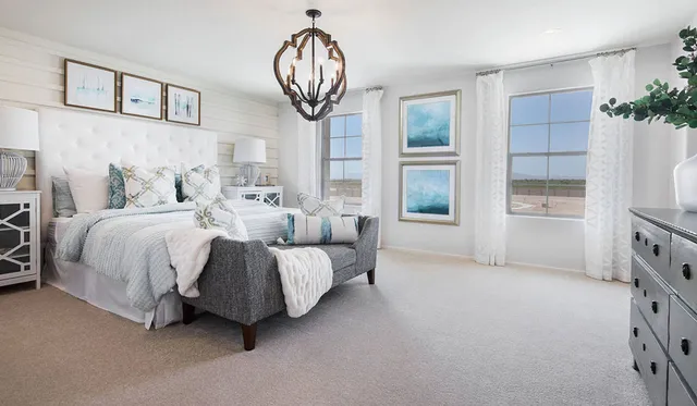 az_rio_vista_hero_35r4_b_master_bedroom_6.jpg