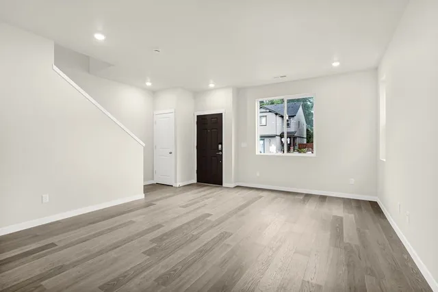 430 SW 32nd Street in Woodin Creek Station Townhomes — interior