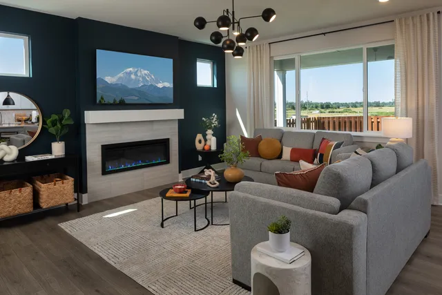 Sunrise Vista Lily Great Room.jpg