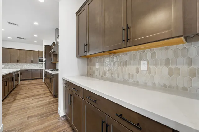 21485 S 191st Place in Legado Voyage Collection — interior
