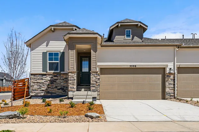 The Castlewood floor plan at The Aurora Highlands Landmark Collection