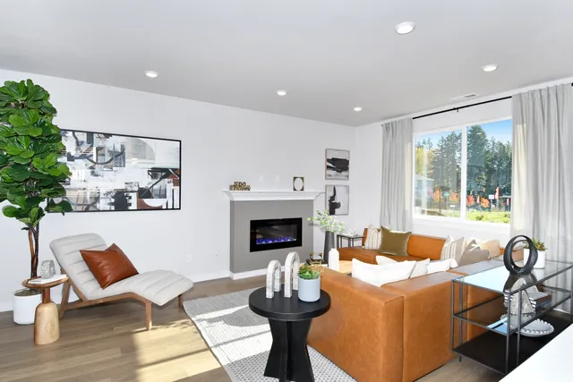 508 SW 31st Street in Woodin Creek Station — representation photos