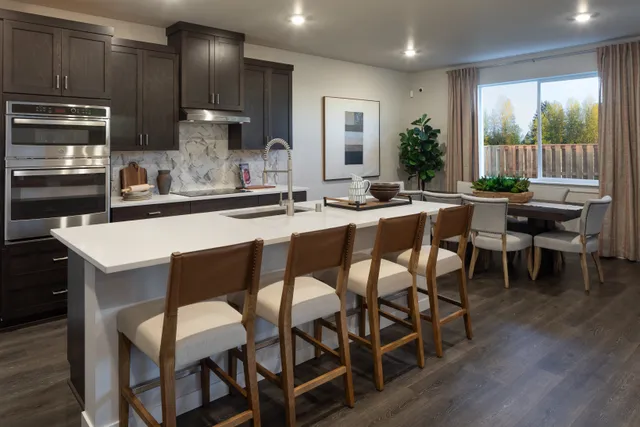 Woodin Creek Station Oakridge Kitchen Dining Room.jpg